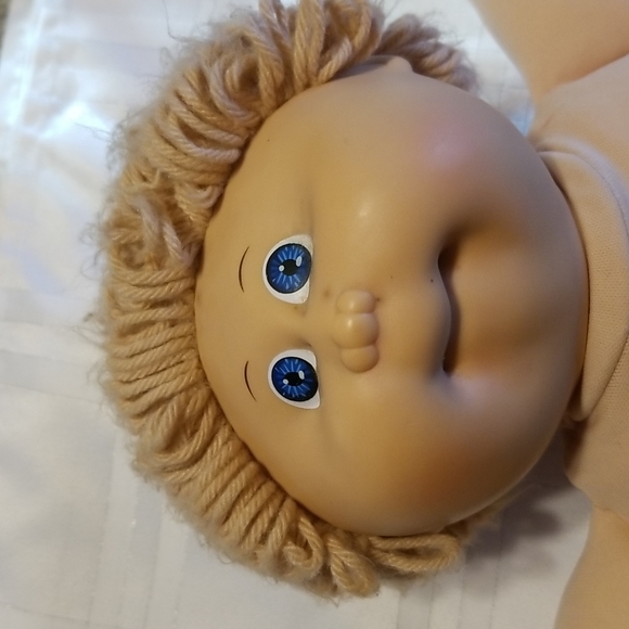 #20 Cabbage Patch Kid doll,1984 in very clean condition signed Xavier Roberts - Picture 6 of 9